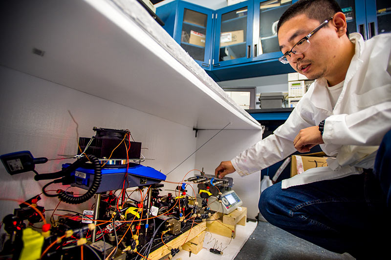 Researchers Tulane’s PolyRMC are working on the synthesis of smart polymers that have wide-ranging applications. Researchers Tulane’s PolyRMC are working on the synthesis of smart polymers that have wide-ranging applications.