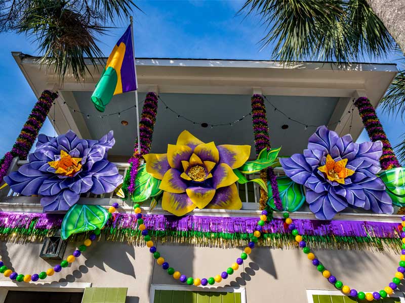 Actor Bryan Batt’s Uptown home is festooned in vibrant flowers and beads