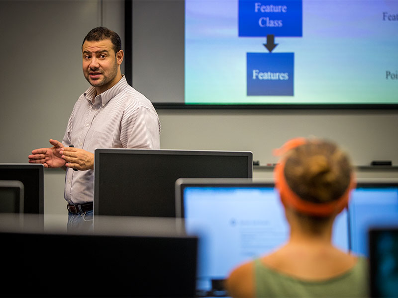 Reda Amer, a professor of practice in the Department of Earth and Environmental Sciences, lectures to his Introduction to Geographic Information Systems class in Boggs Center for Energy and Technology.