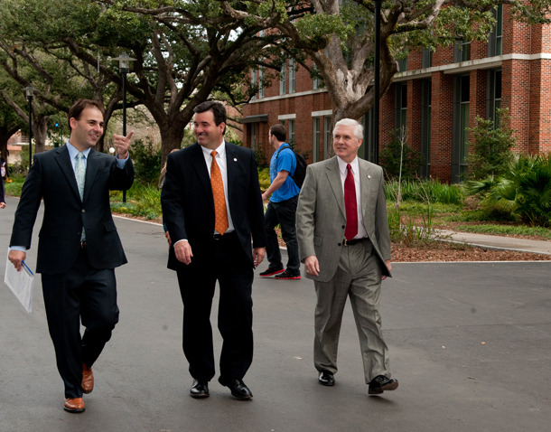 Johnson Controls administrators visit campus