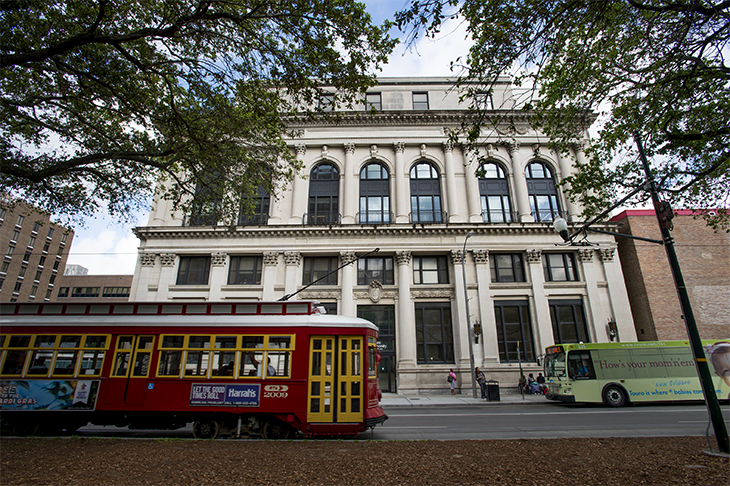 There are no shortage of public transit options at the Tulane School of Social Work