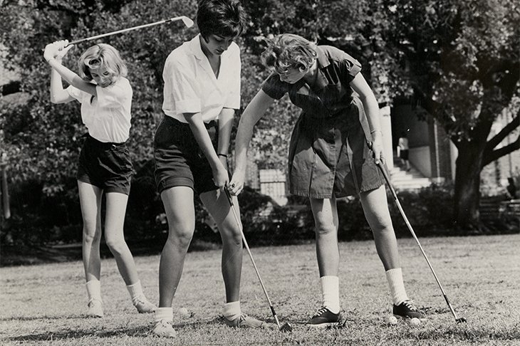 Women golfers