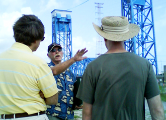 Field trips by geologist Stephen Nelson unravel what happened to levees after Hurricane Katrina. 