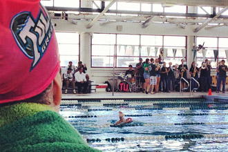 Swim team photo taken by Tulane student.