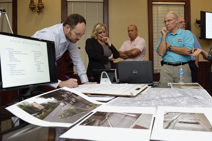 Nick Jenisch of Tulane architecture leads planning session. Nick Jenisch of Tulane architecture leads planning session.