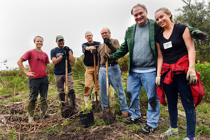 Tulane volunteers at Bayou Sauvage. Tulane volunteers at Bayou Sauvage.