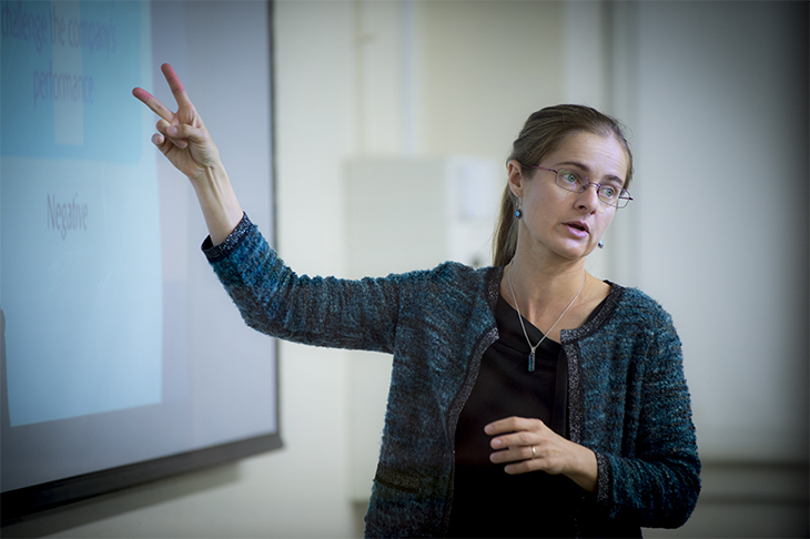 Anna Monhartova teaches SISE students.