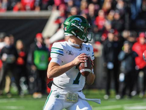 Quarterback Michael Pratt