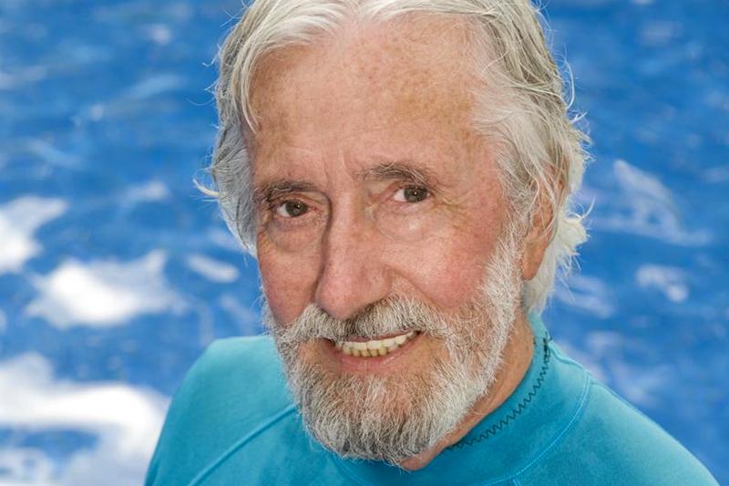 洋書 Jean-Michel Cousteau OCEANS Jean-Michel Cousteau: Choose Life - Lux Magazine
