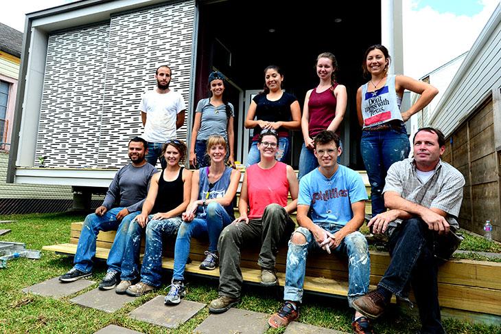 URBANbuild students pose in front the house with adjunct lecturer Sam Richards (far right). URBANbuild students pose in front the house with adjunct lecturer Sam Richards (far right).