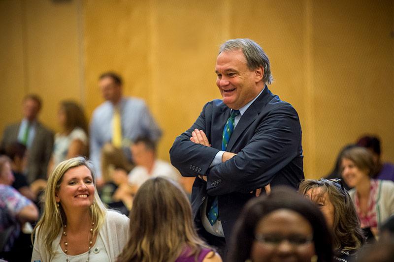Po-boys with the President event brings grub and gab to members of the faculty and staff. Following his address, President Fitts mingled with the crowd stopping to interact with many along the way.
