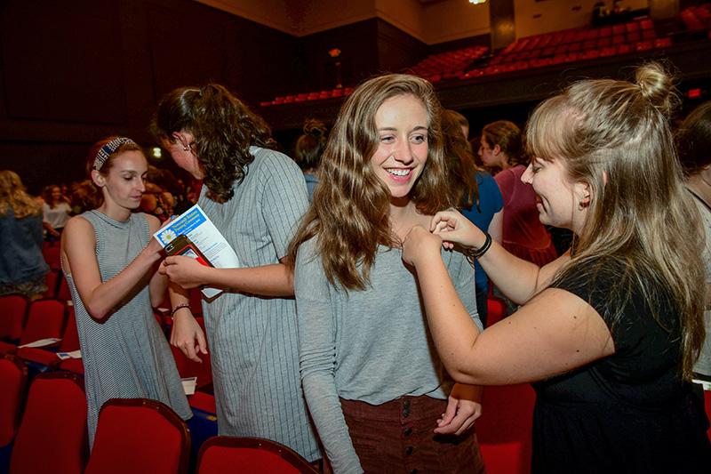 Newcomb College Institute’s pinning ceremony welcomes first-year undergraduates to Tulane.