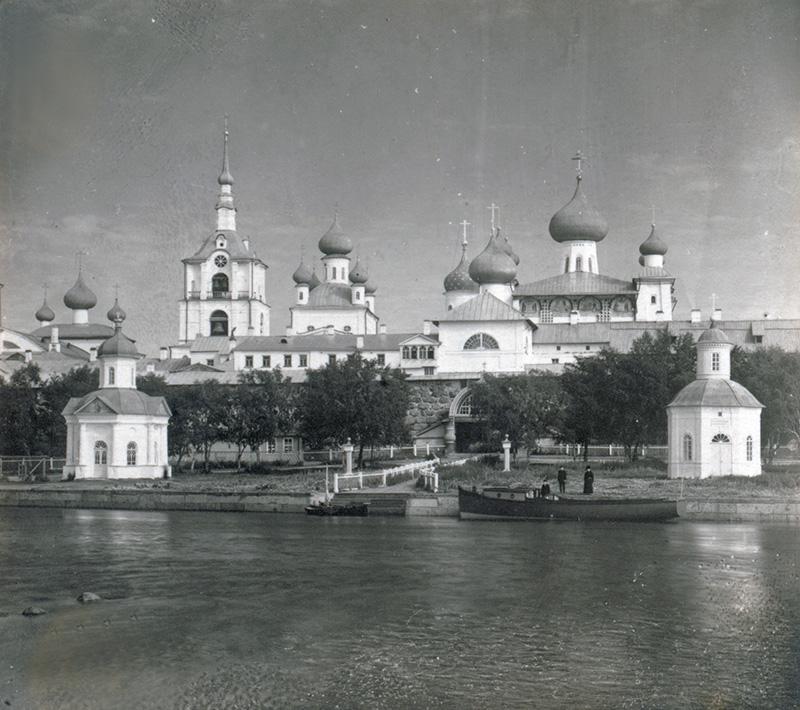 In a current project, William Brumfield, professor of Slavic Studies and well known for his scholarly photographic documentation of Russian architecture, highlights the work of Russian chemist and photographer Sergei Prokudin-Gorsky. Professor celebrates innovative early 20th photographer in upcoming book.
