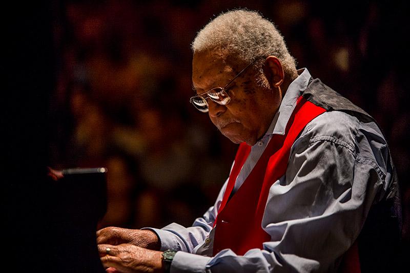Legendary bandleader, educator, NEA Jazz Master, and patriarch of one of New Orleans' most renowned musical families, Ellis Marsalis performed his annual free concert at Tulane on Thursday night presented by the Lagniappe Series of Newcomb-Tulane College.