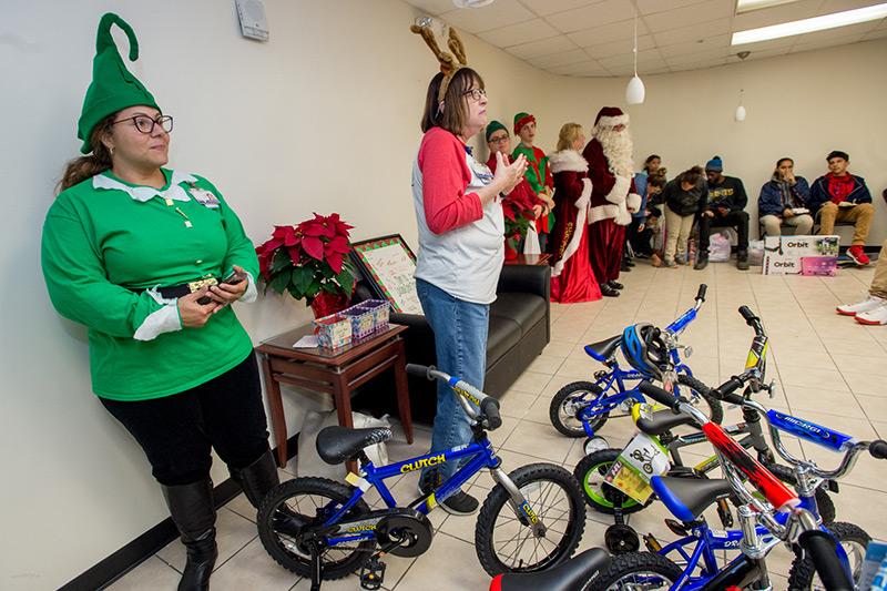 121219-tupd-toy-giveaway533-pbc-7044.jpg 121219-tupd-toy-giveaway533-pbc-7044.jpg