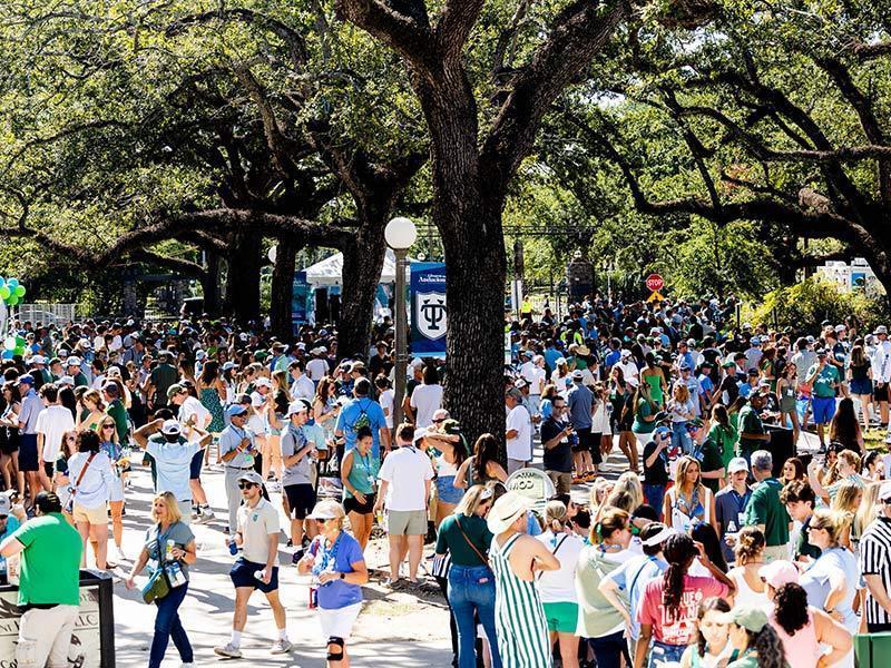 Tulane alumni, families and students celebrate record-breaking Wave Weekend ’23 with Green Wave spirit