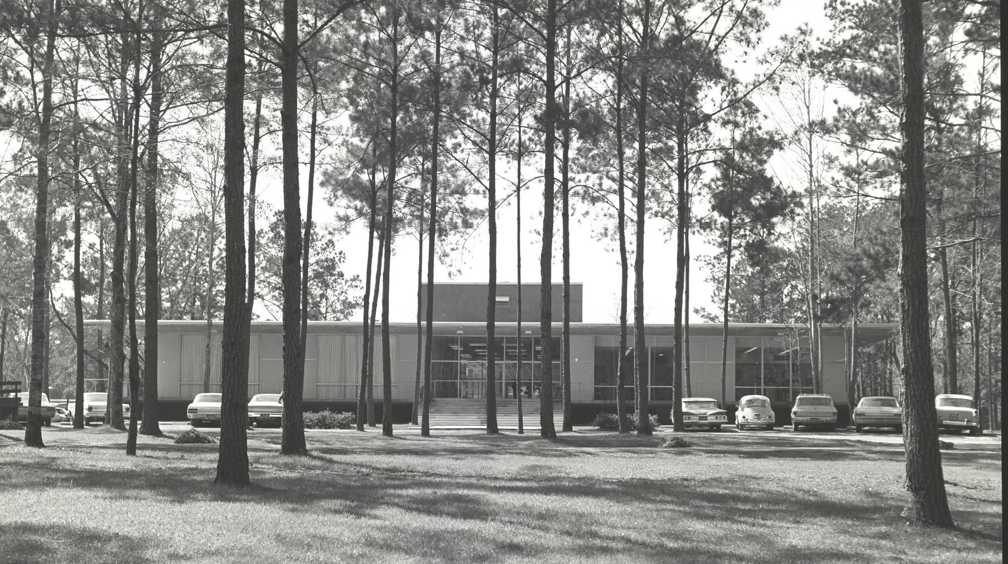 Archival photo of the Tulane National Primate Research Center