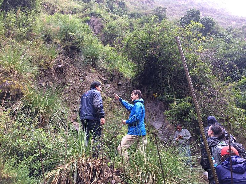 Tulane's Engineers without Borders in Ecuador Tulane's Engineers without Borders in Ecuador