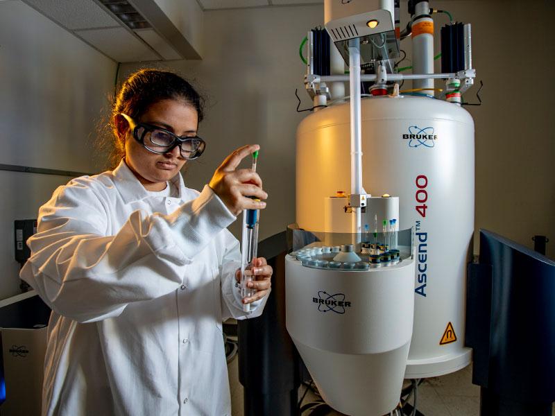 Tulane chemists to create clean hydrogen fuel using water, sunlight Tulane chemists to create clean hydrogen fuel using water, sunlight
