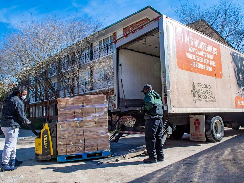 Tulane Dining makes Second Harvest donations