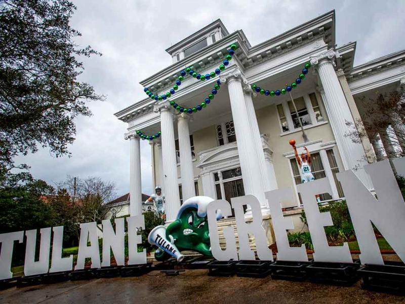House float at No. 2 Audubon Place House float at No. 2 Audubon Place