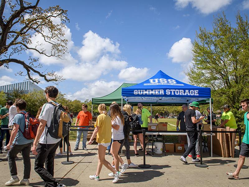 Tulane bands together to assist COVID-19 student move-out 