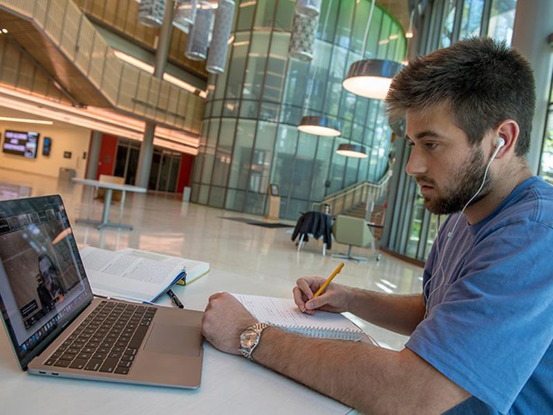 Tulane students begin online courses for rest of semester Tulane students begin online courses for rest of semester